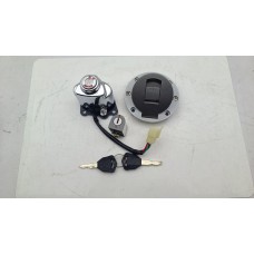 Замок зажигания с крышкой бака (к-т) -- INVADER