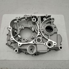 Картер двигателя левый YGS 300