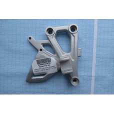 Кронштейн подножки водителя, правый -- GEON (Benelli) TNT250