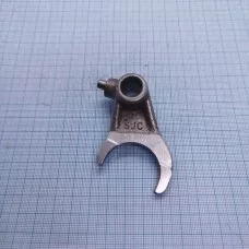 Вилка КПП центральная NC250