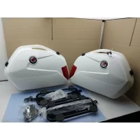 Кофры 22л. пластиковые универсальные с креплениями GEON белые